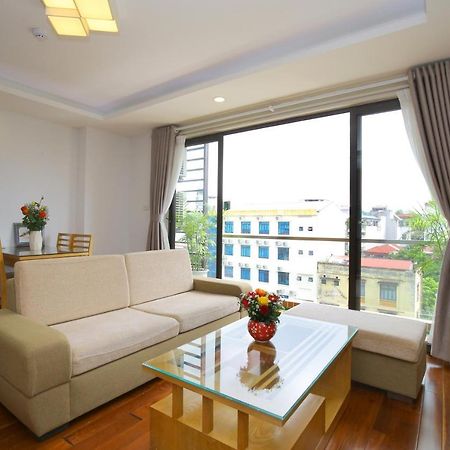 Investland In Truc Bach & Serviced Apartment Ханой Екстер'єр фото